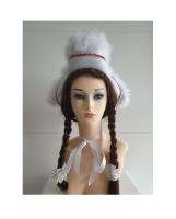 N30 weißer Funkenhut mit rot-silberborte Marabu-weiß